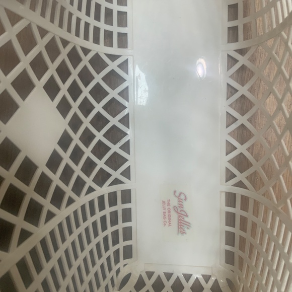 Sun Jellies Large Cream Basket NWT - Picture 2 of 5